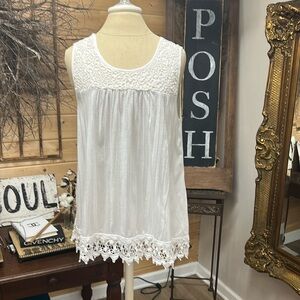 White top with crochet